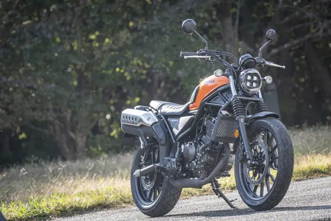 実車公開】新型『CL250』 250ccとは思えないワイルド感です