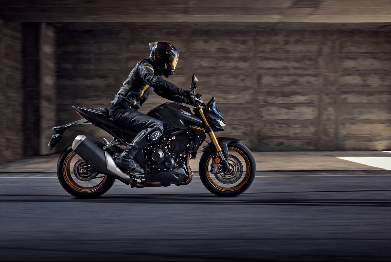 市街地、ワインディングを存分に楽しめる『CB1000 HORNET（ホーネット 