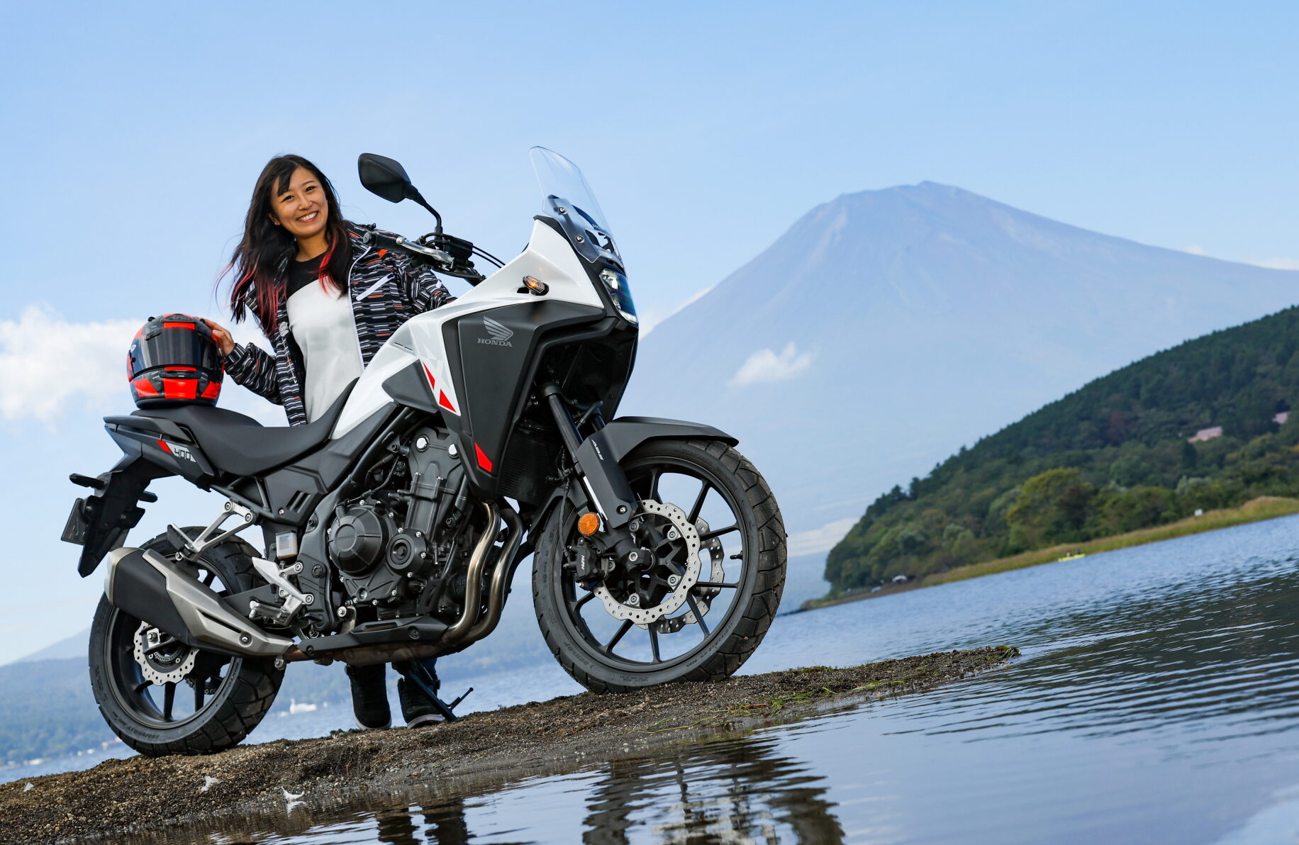 レーシング女子岡崎静夏の『いつもバイクで!』【NX400編】疲れず、快適