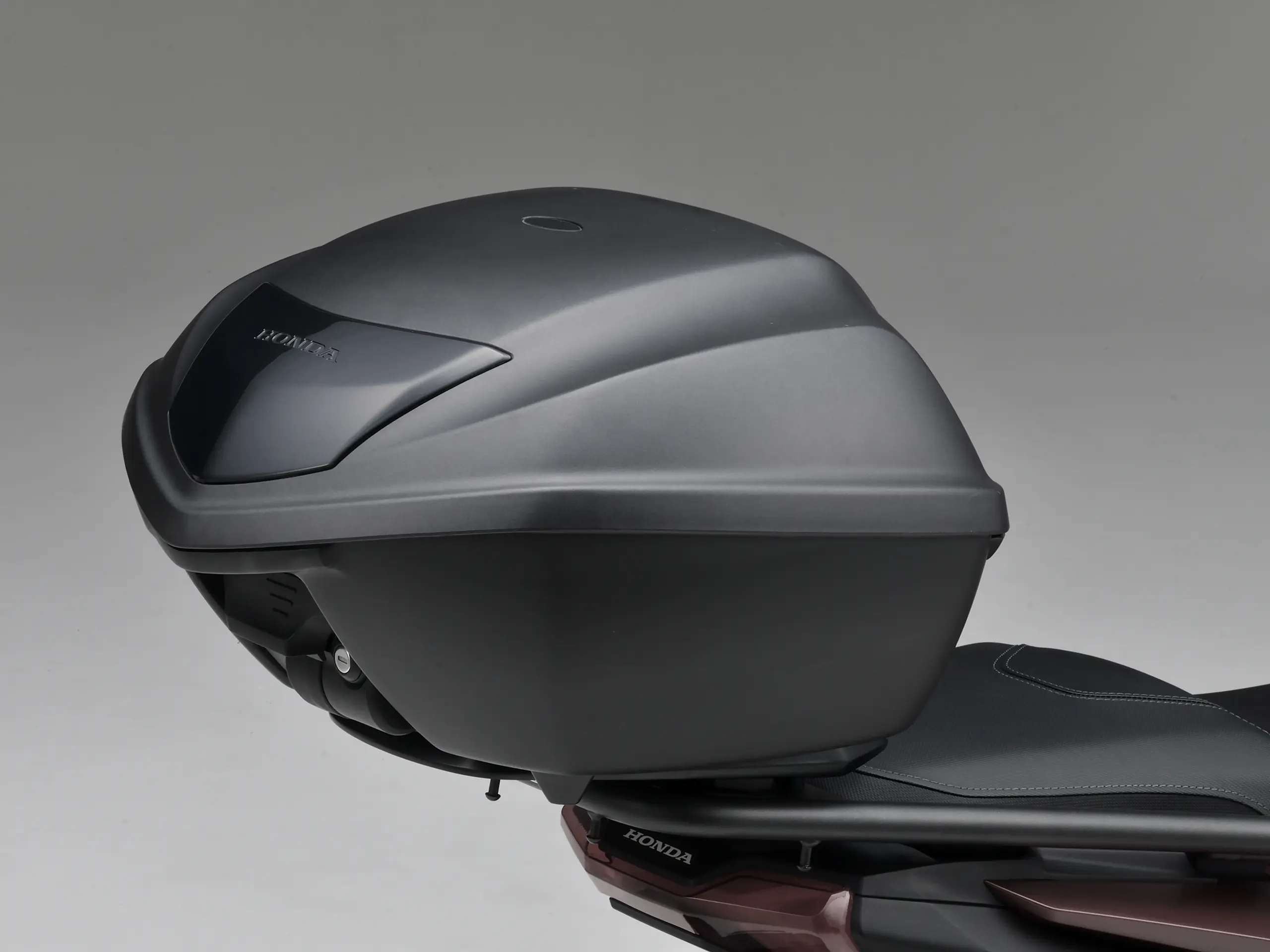 日常からアドベンチャーまで活躍する『ADV160』を純正アクセサリーで