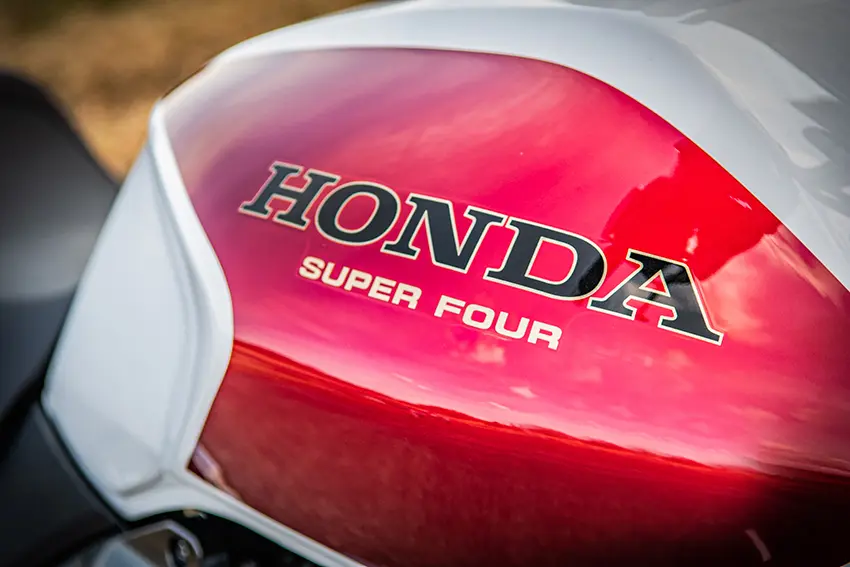 CB1300 SUPER FOURの『ファイナルエディション』をすべて見せます