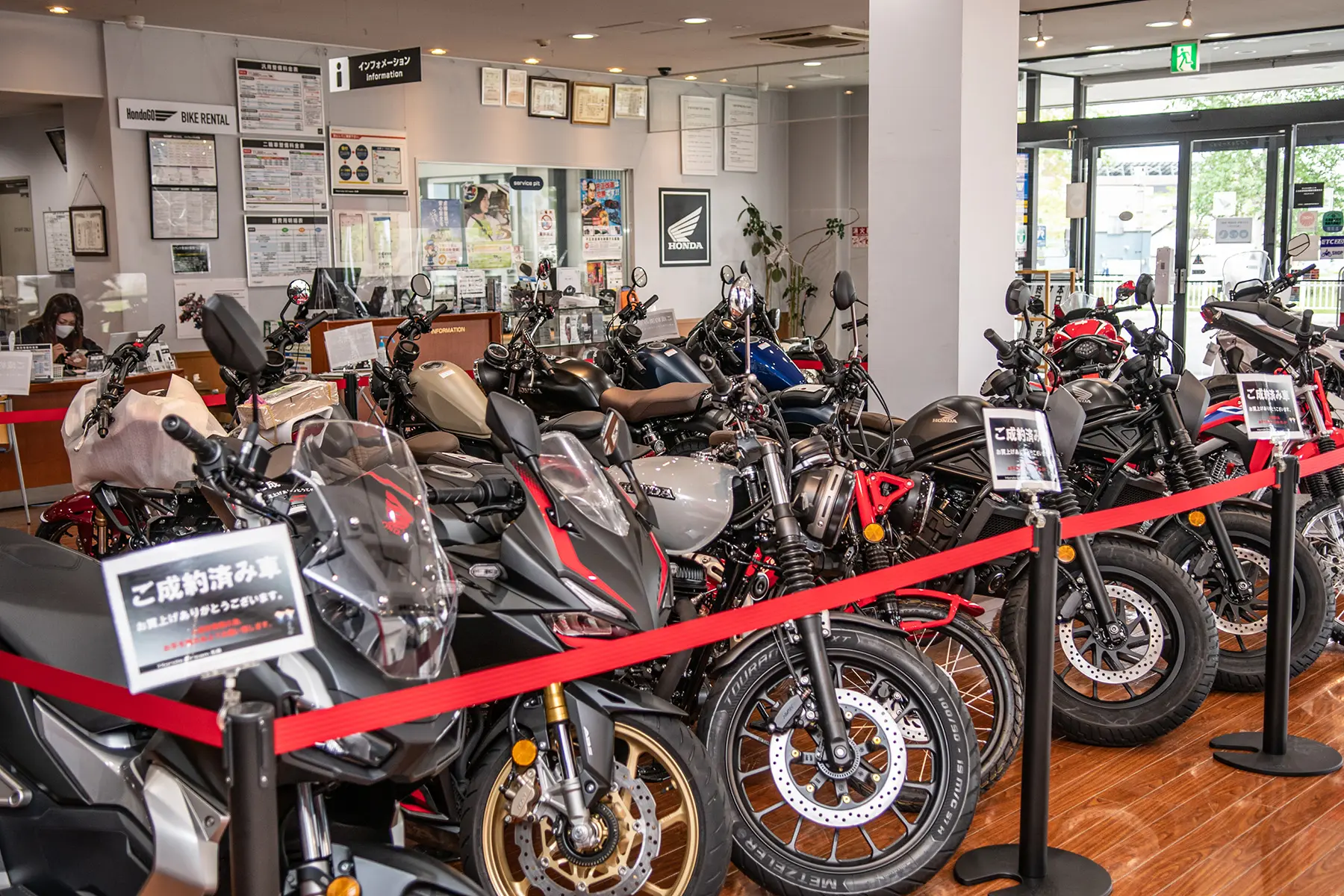 バイクを買ったら『次』は何を買えばいい？ ライディングギアの「購入