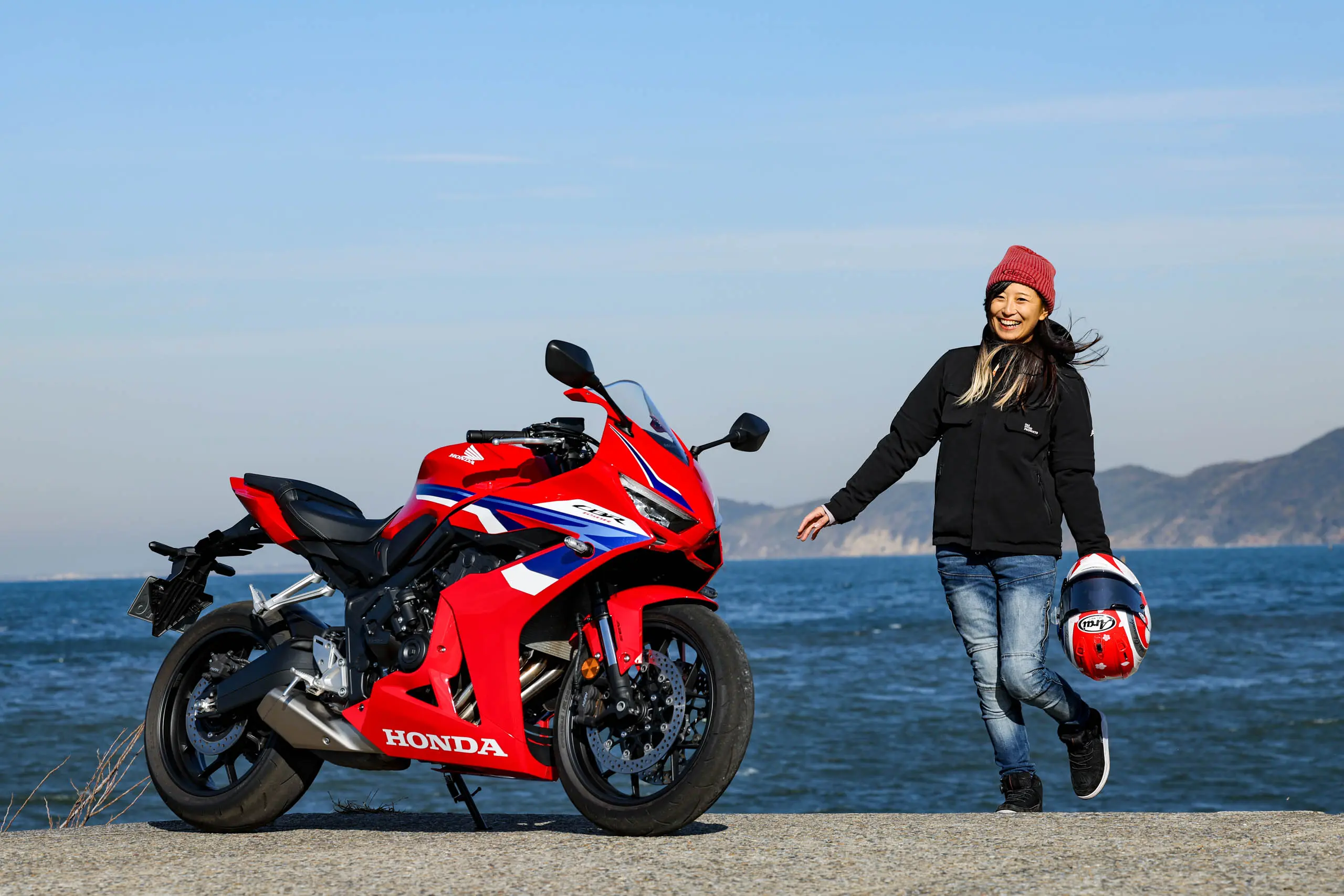 レーシング女子岡崎静夏の『いつもバイクで!』【CBR650R E-Clutch編