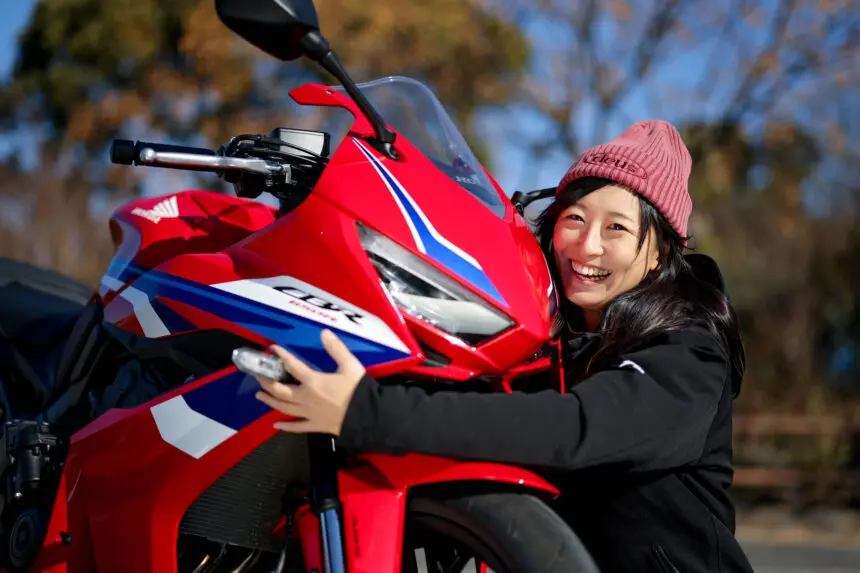 レーシング女子岡崎静夏の『いつもバイクで!』【CBR650R E-Clutch編