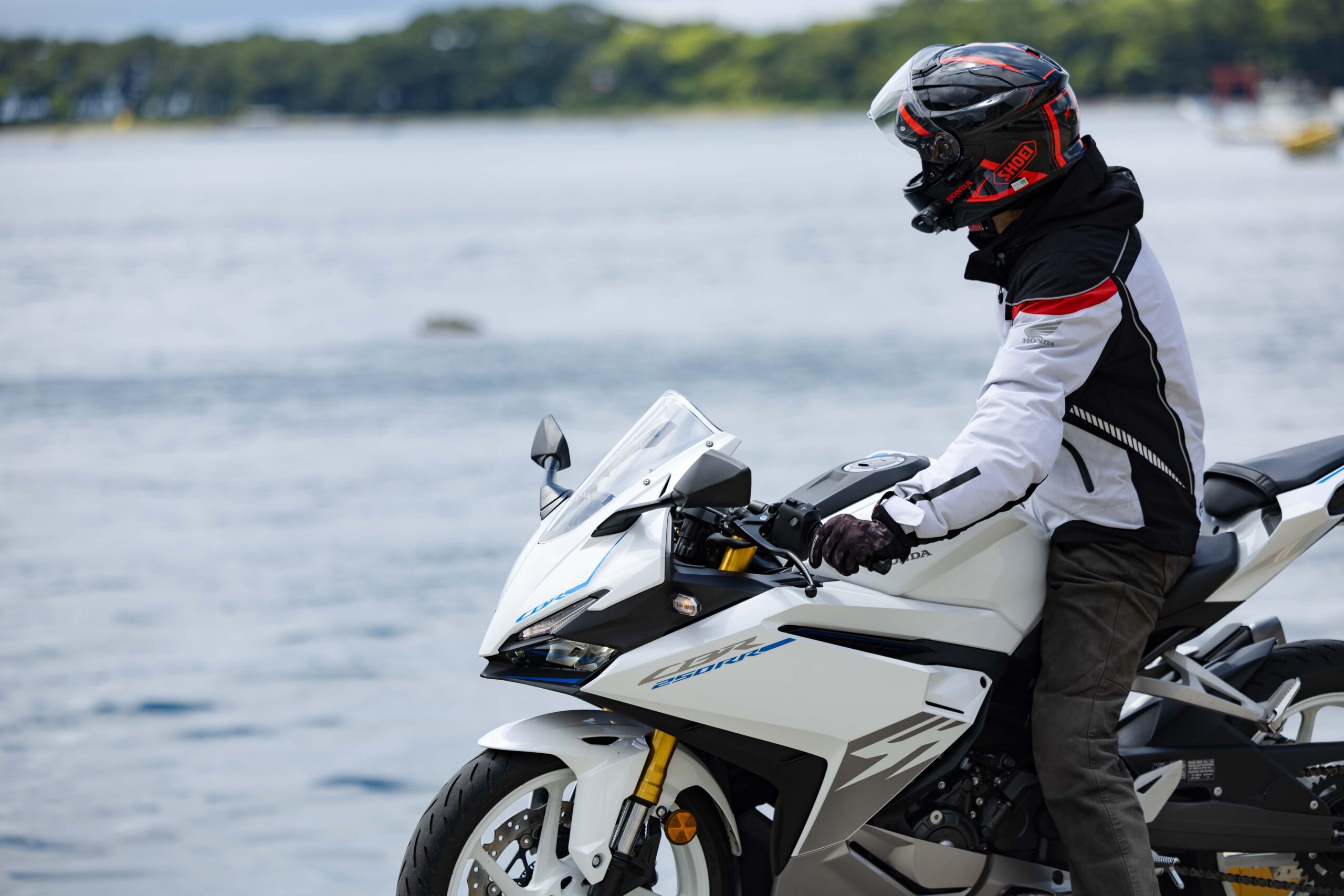 大型バイクに乗り慣れた人でも『CBR250RR』だと高速道路が苦痛じゃない