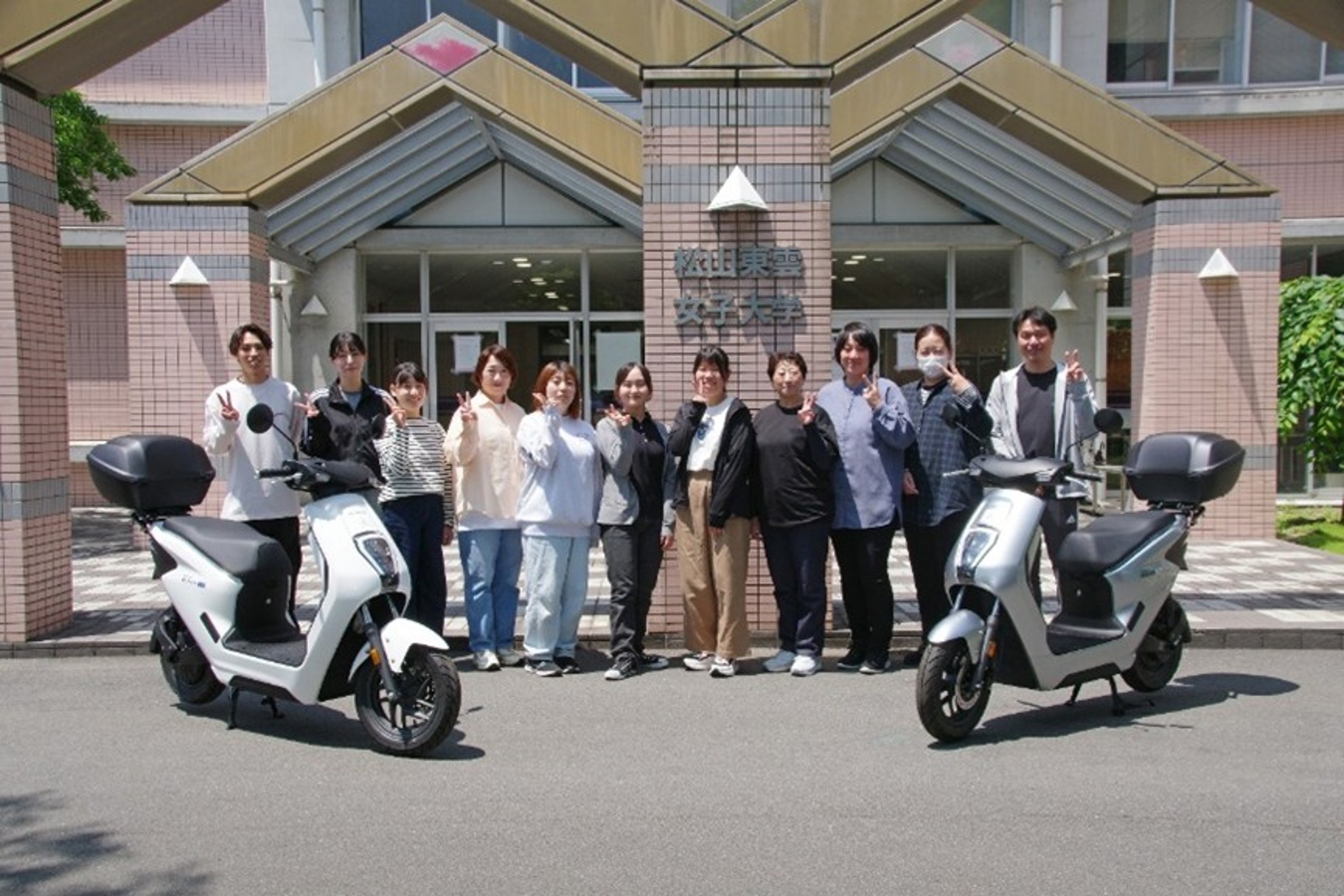 電動バイクEM1 e:を用いた安全運転講習を女子大生が体験!！ 松山東雲大