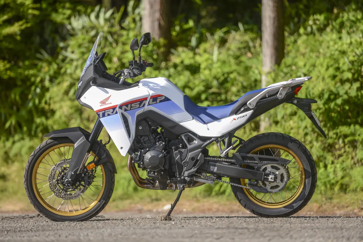 大排気量ツアラー一筋だったベテランライダーがXL750 TRANSALPに乗って