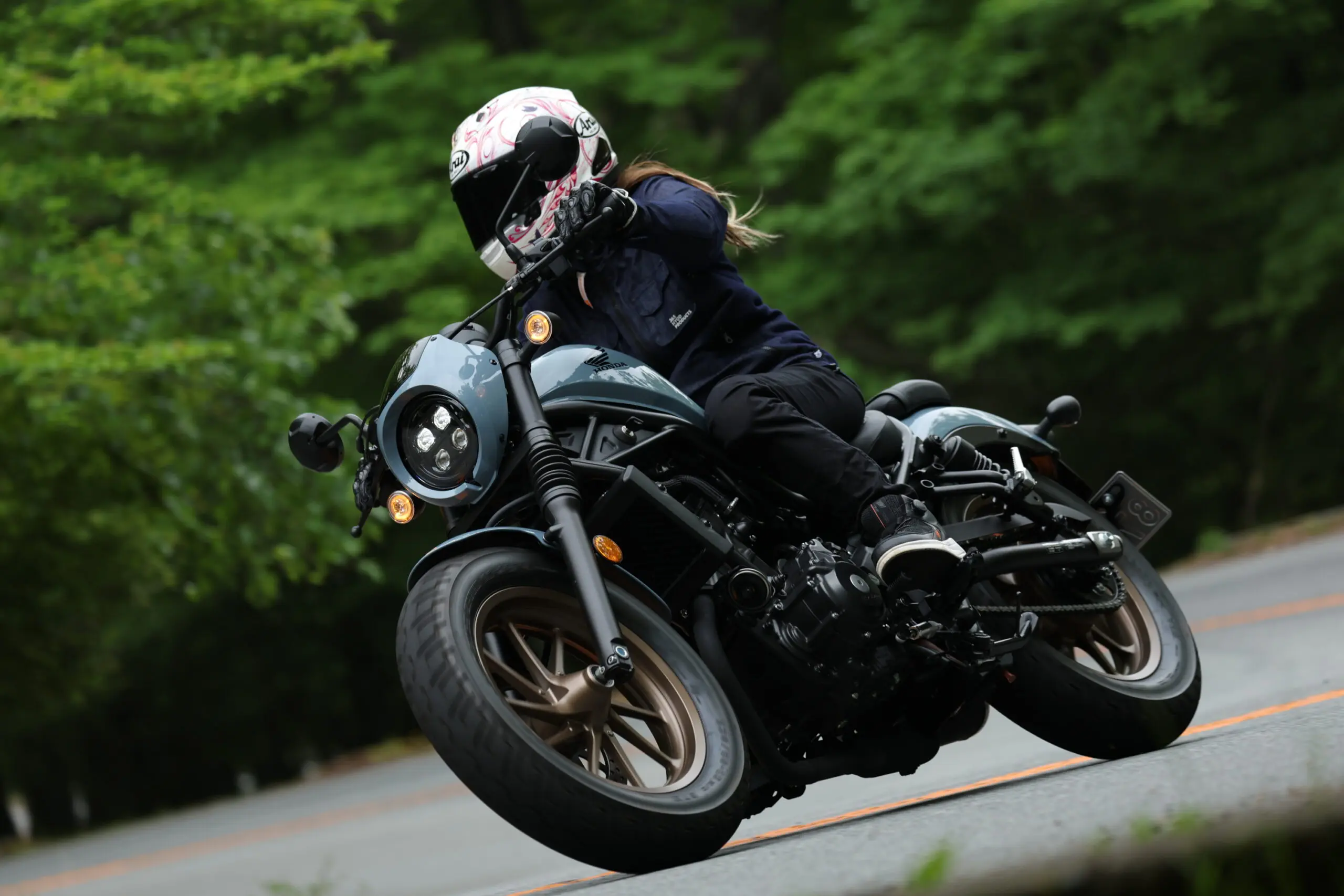 レーシング女子岡崎静夏の『いつもバイクで!』【Rebel 250 S Edition E