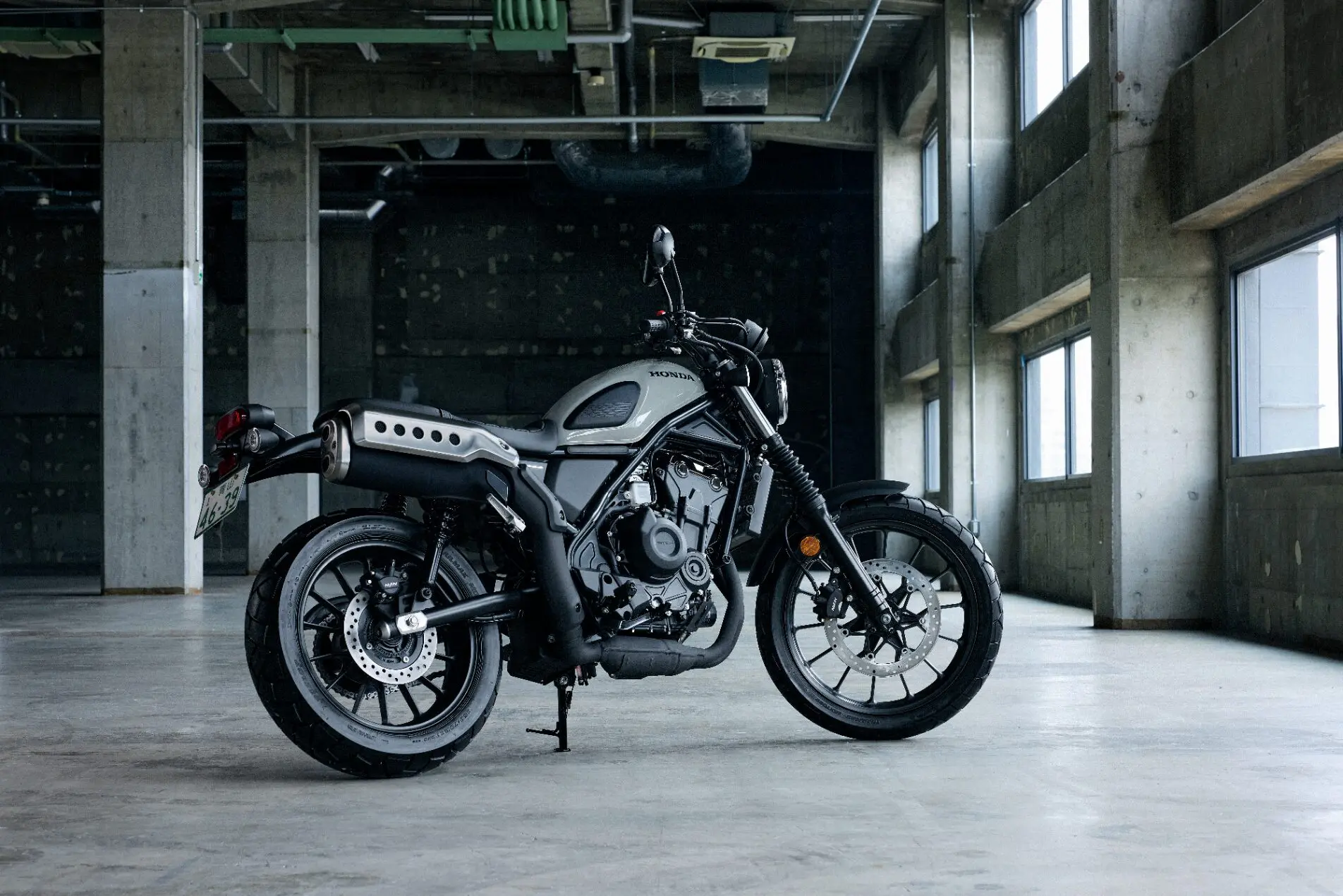 のんびりツーリング最強の大型バイク『CL500』がアップグレード！新色