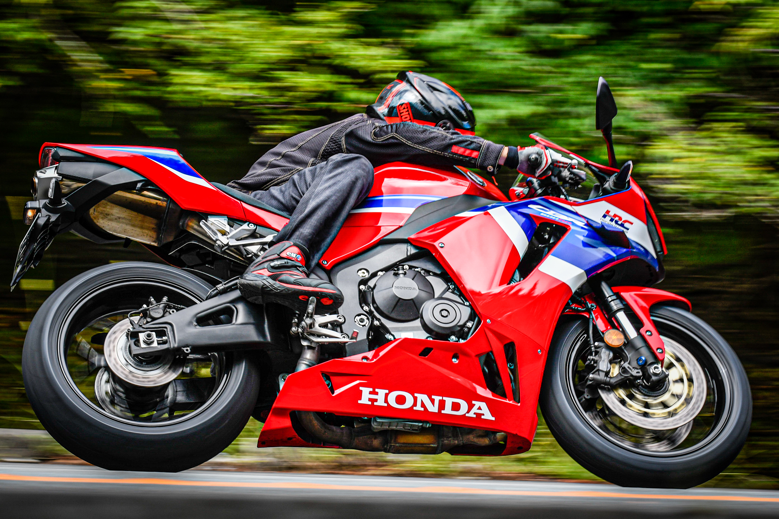 CBR600RRは600ccだけど『ミドルクラスのバイク』って言っていいのか 