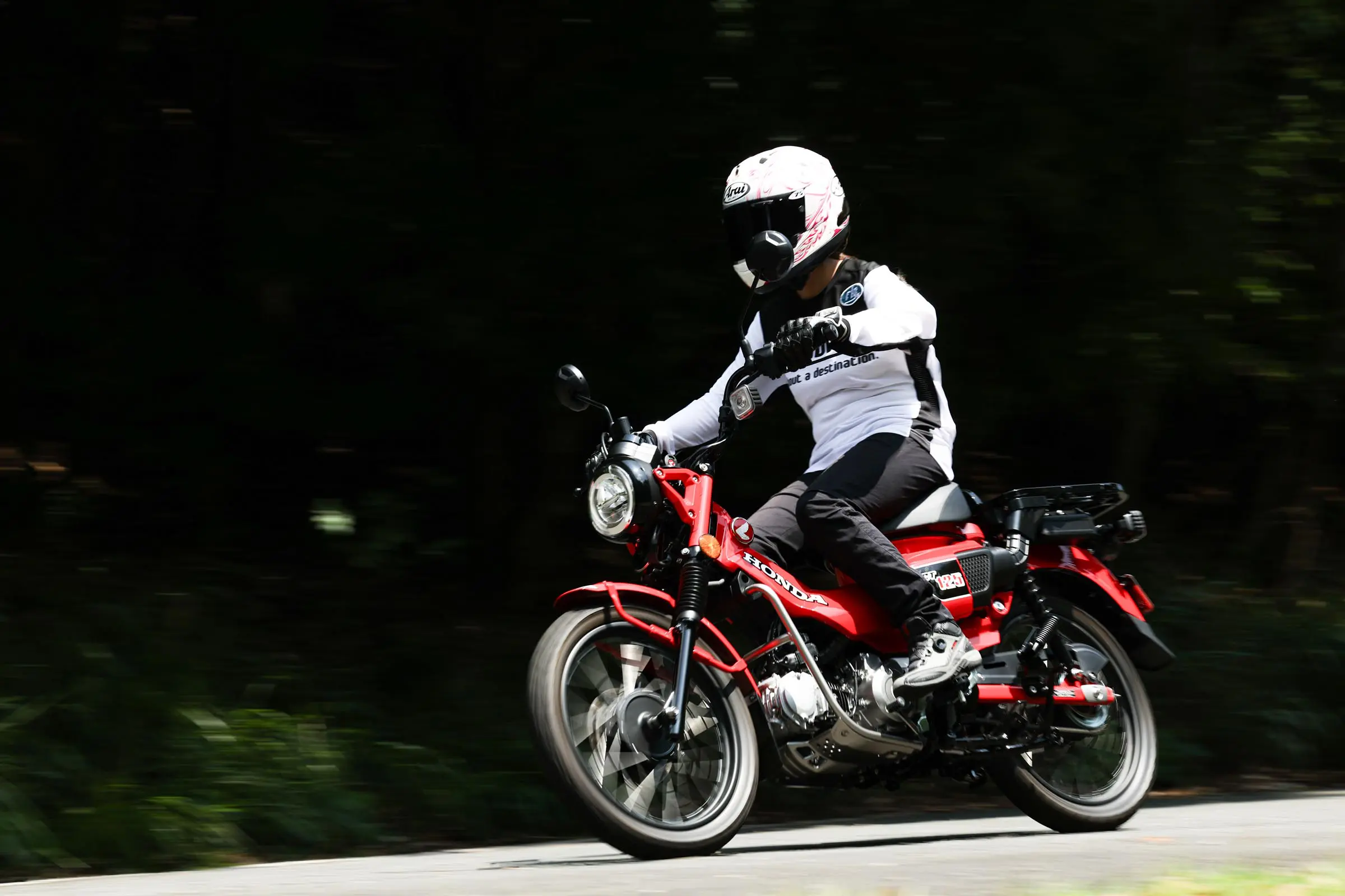 レーシング女子岡崎静夏の『いつもバイクで!』【CT125・ハンターカブ編