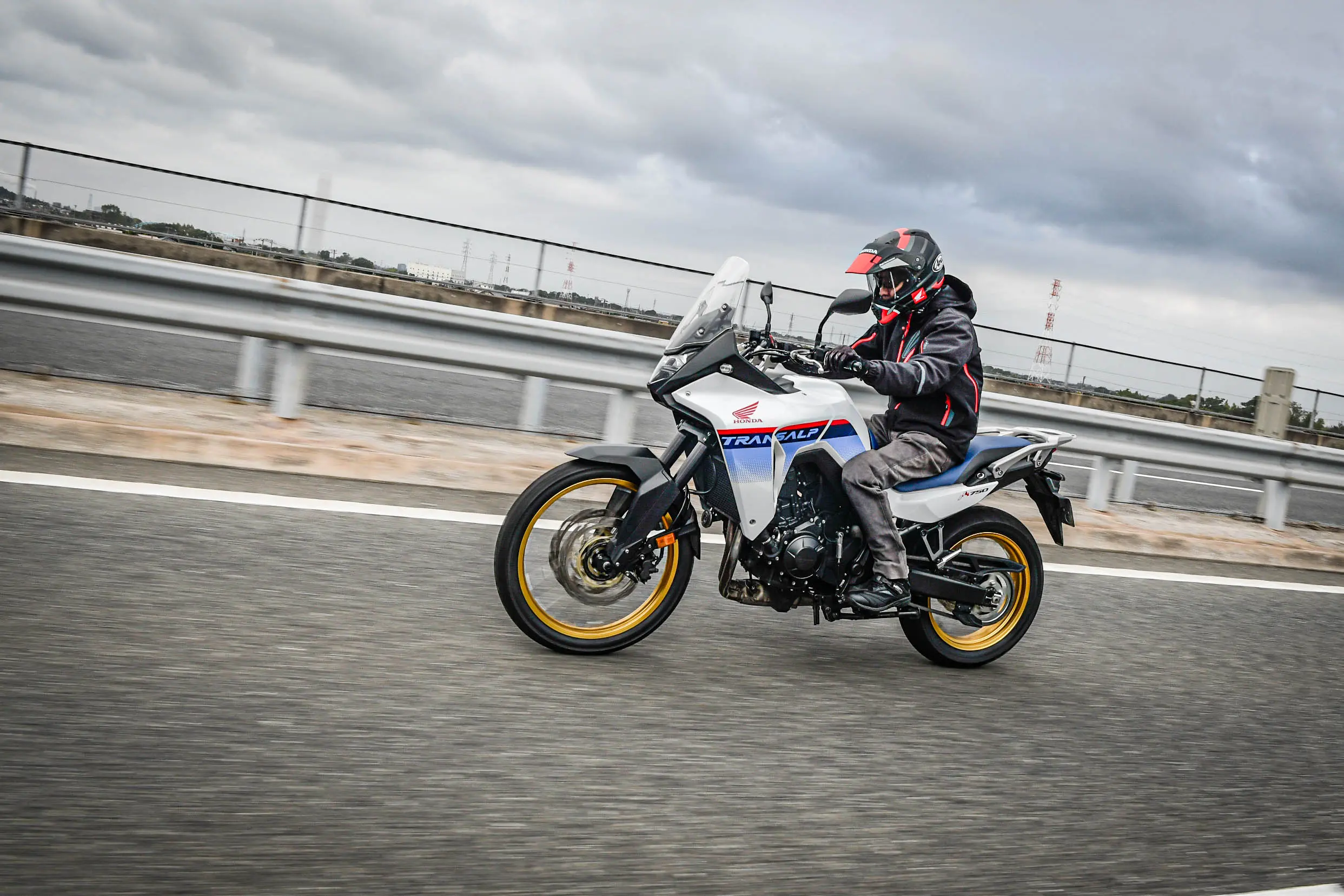 宝の持ち腐れ？】トランザルプ（XL750 TRANSALP）はロングツーリングし