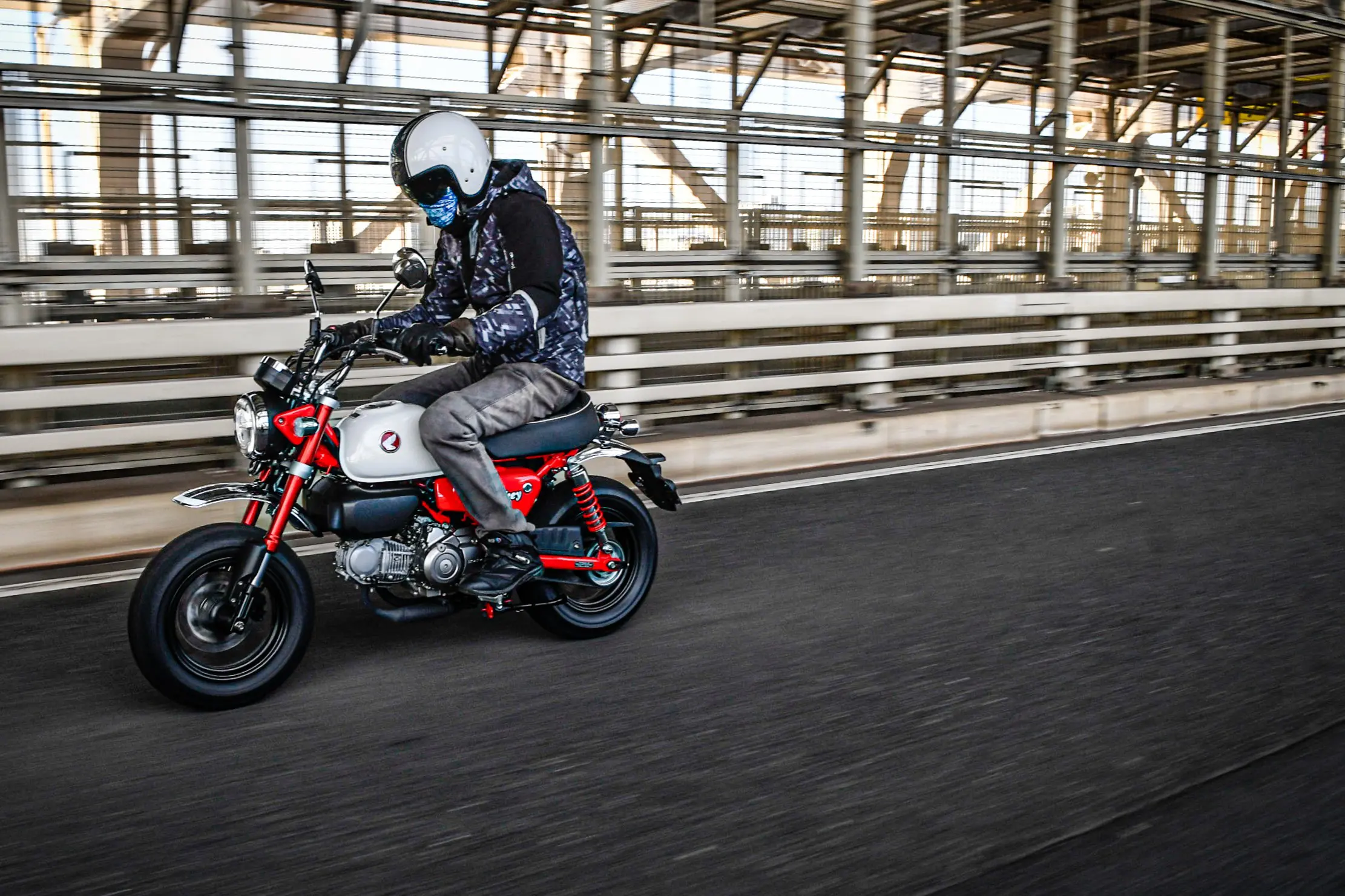 モンキー125　低走行 愛車（大型バイク）の年間走行距離が1000km未満で絶望したので125cc