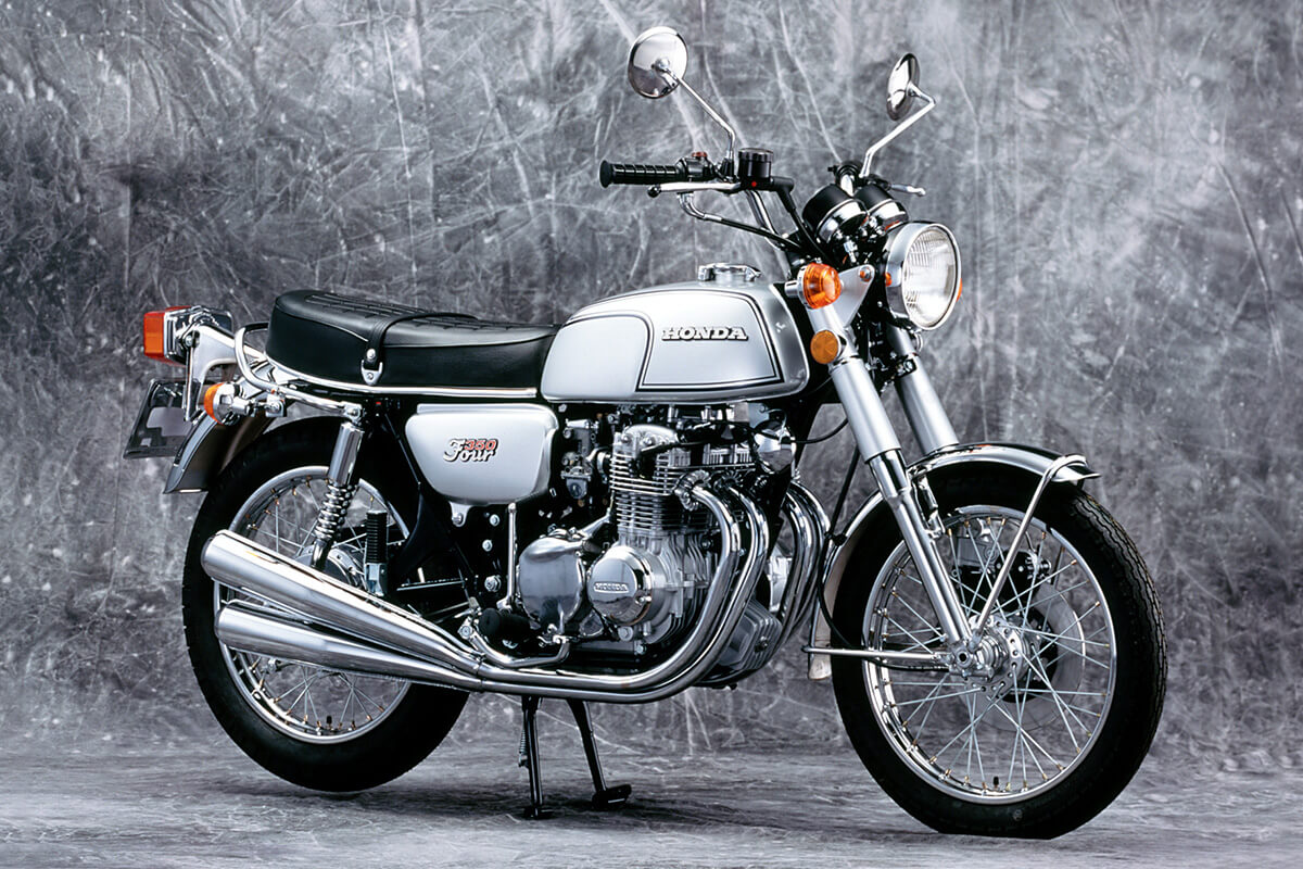 01_CB HISTORY_CB350FOUR