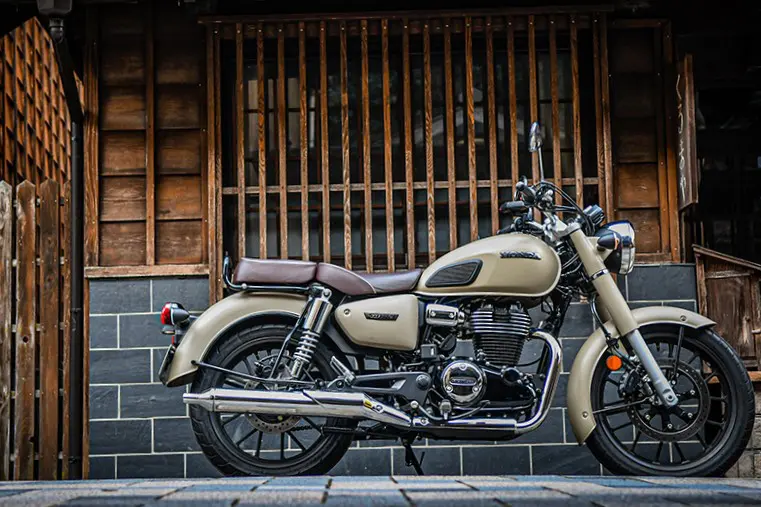 味わい重視の『GB350 C』が実はツーリングバイクとしても極上だという