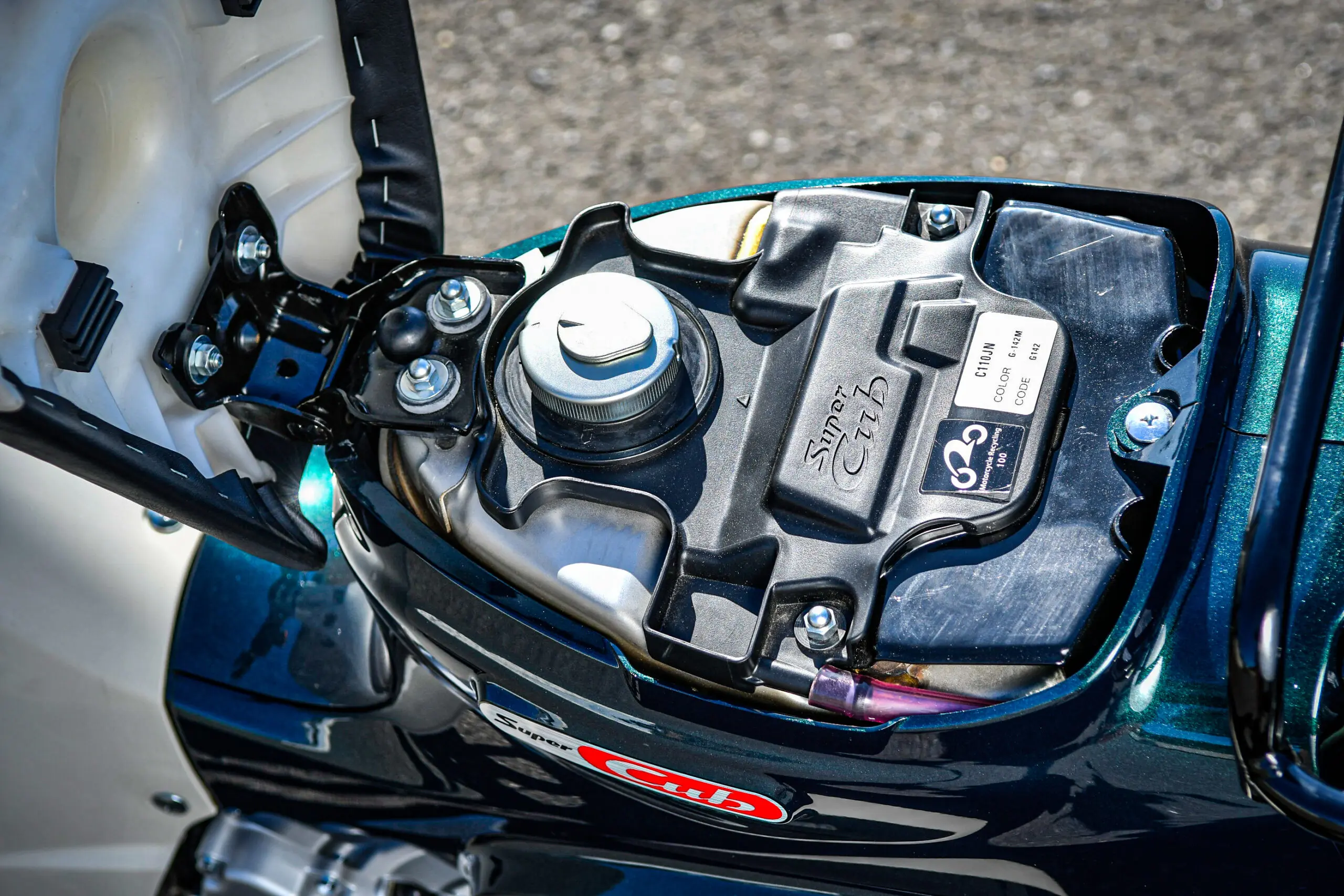 忙しくて愛車（大型バイク）に乗る暇がない人が『スーパーカブ110』を2