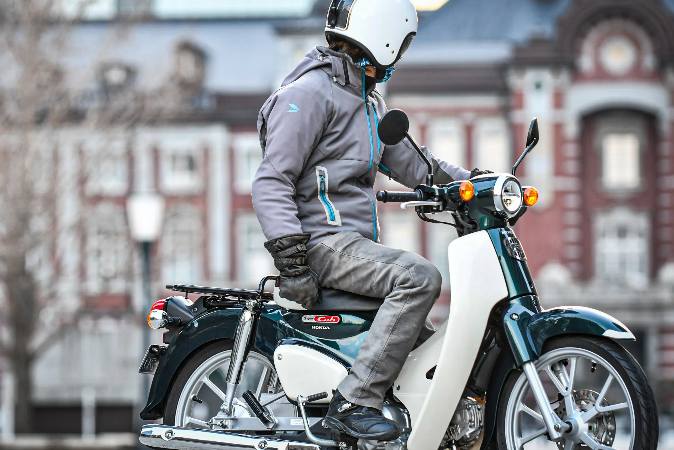 忙しくて愛車（大型バイク）に乗る暇がない人が『スーパーカブ110』を2