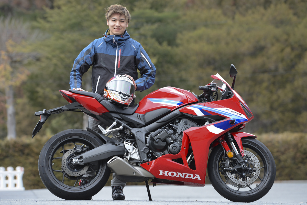 レーシングライダー野左根航汰選手がCBR650R E-Clutchを試乗。 街と