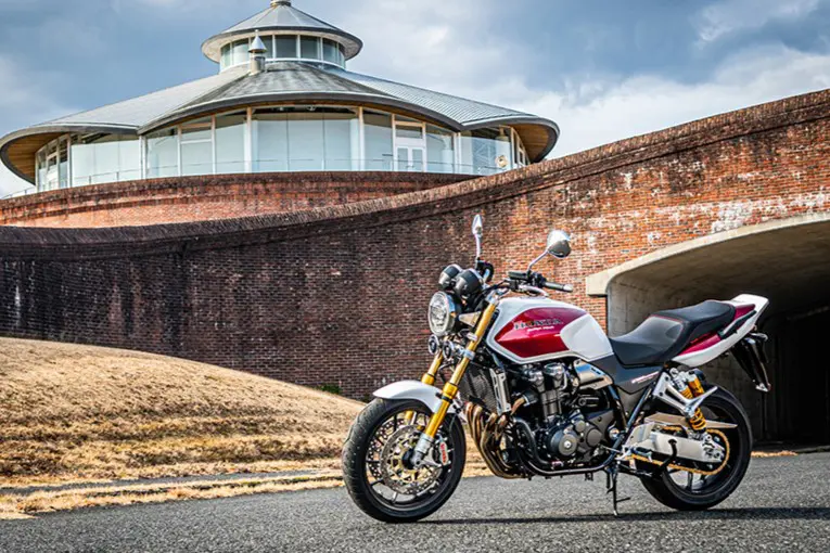 CB1300 SUPER FOURの『ファイナルエディション』をすべて見せます