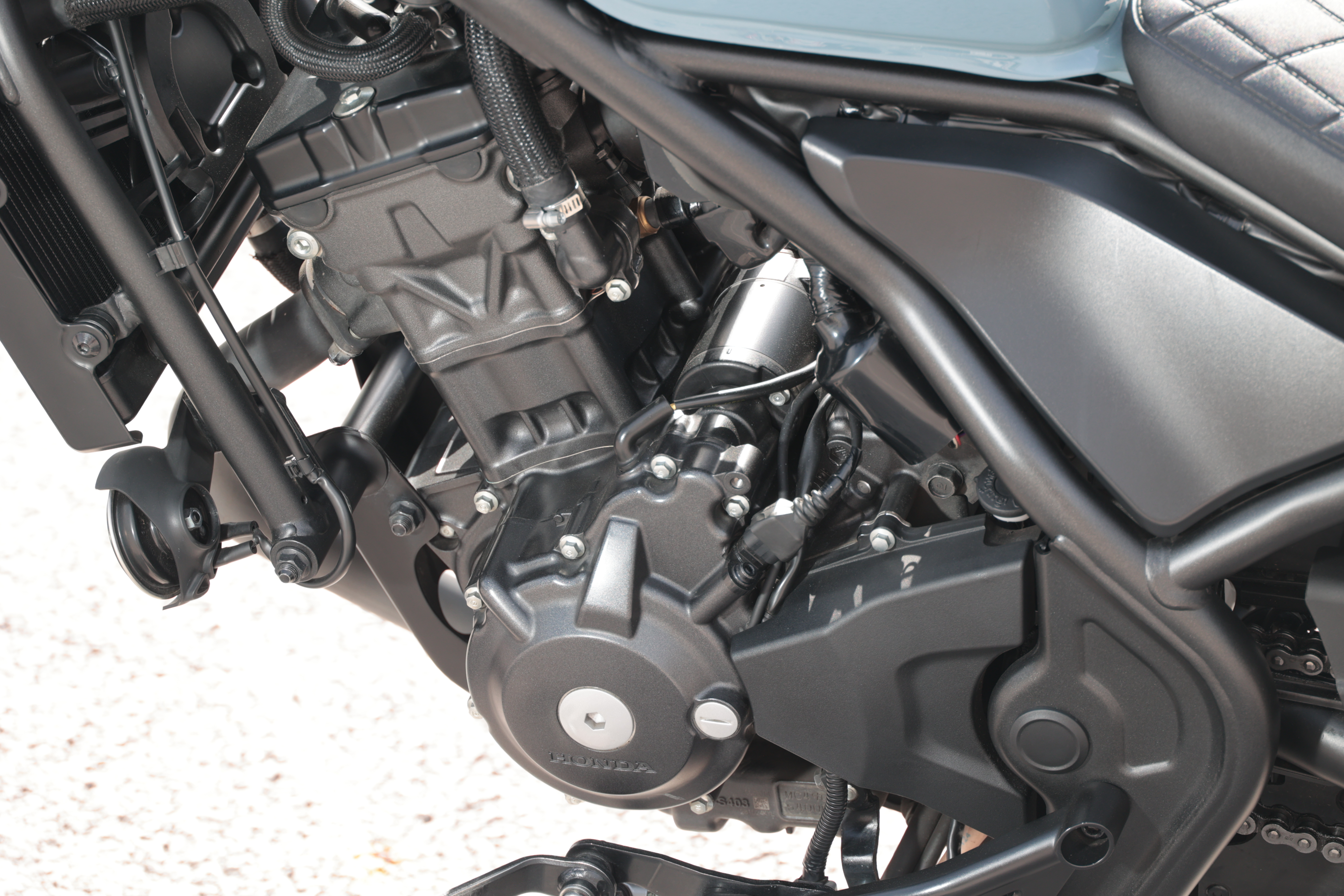 B-11_rebel250 s E-Clutch_エンジン左