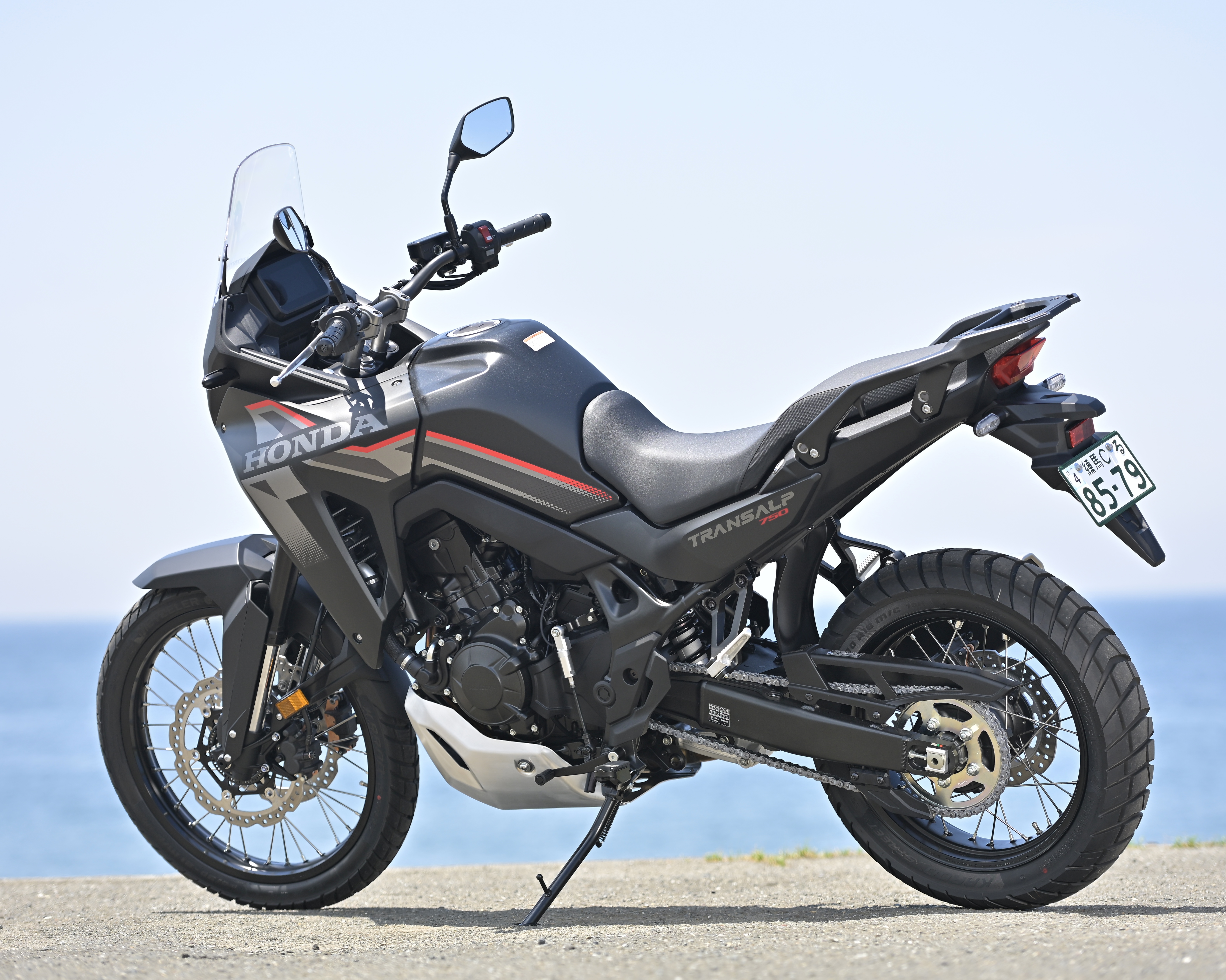 00_XL750TRANSALP_MAIN-2