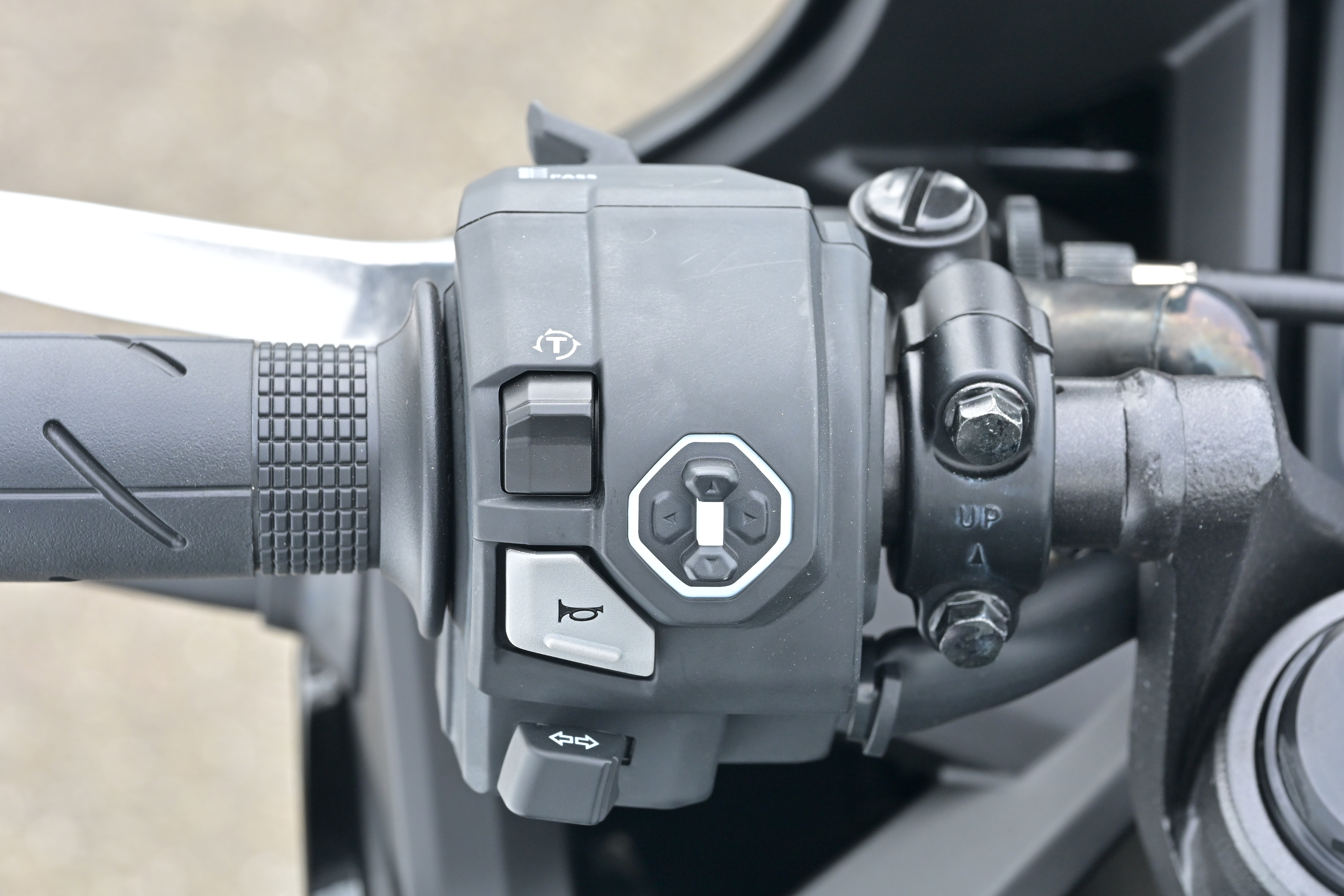 部分_CBR400R E-Clutch_switch l