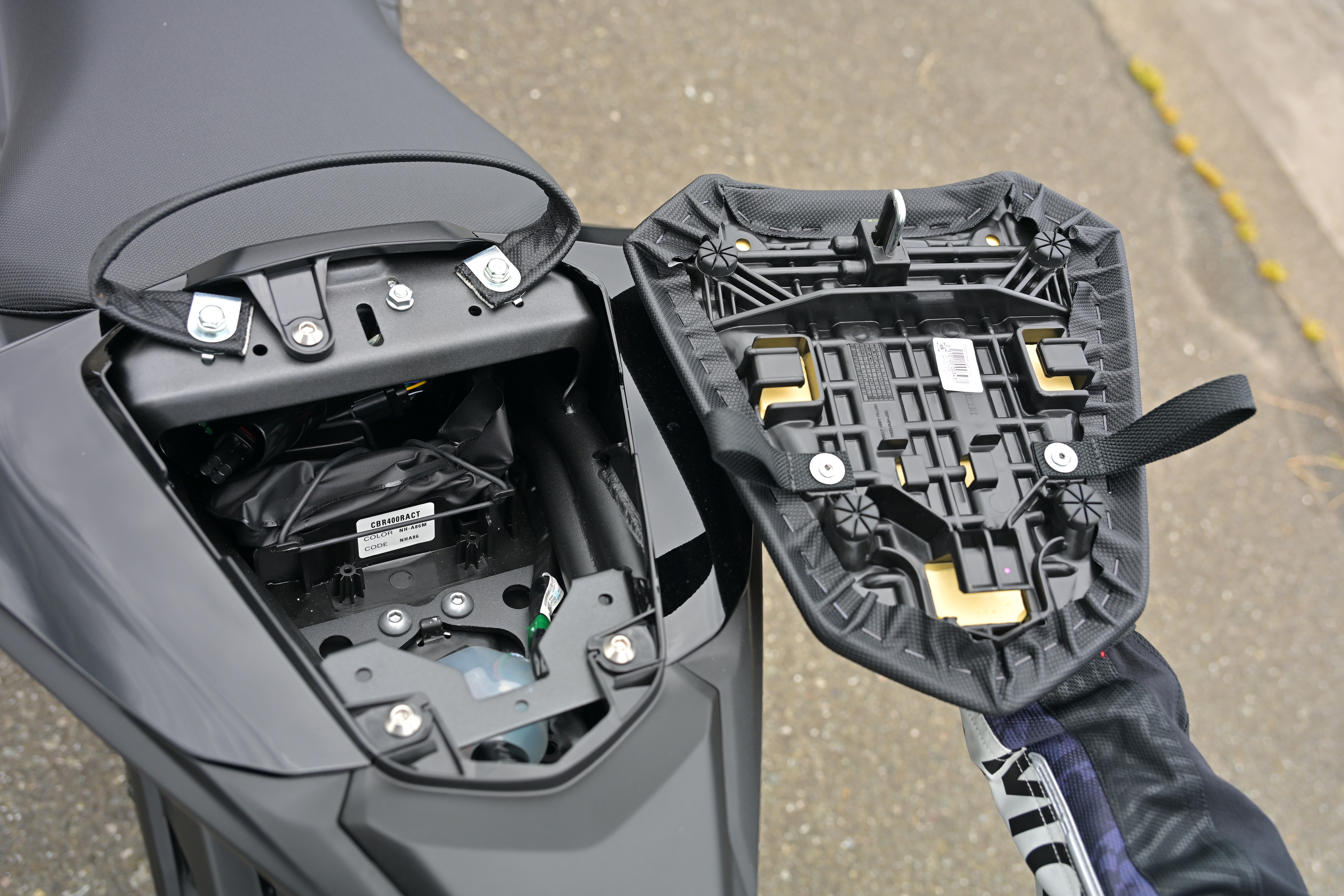 部分_CBR400R E-Clutch_seat u
