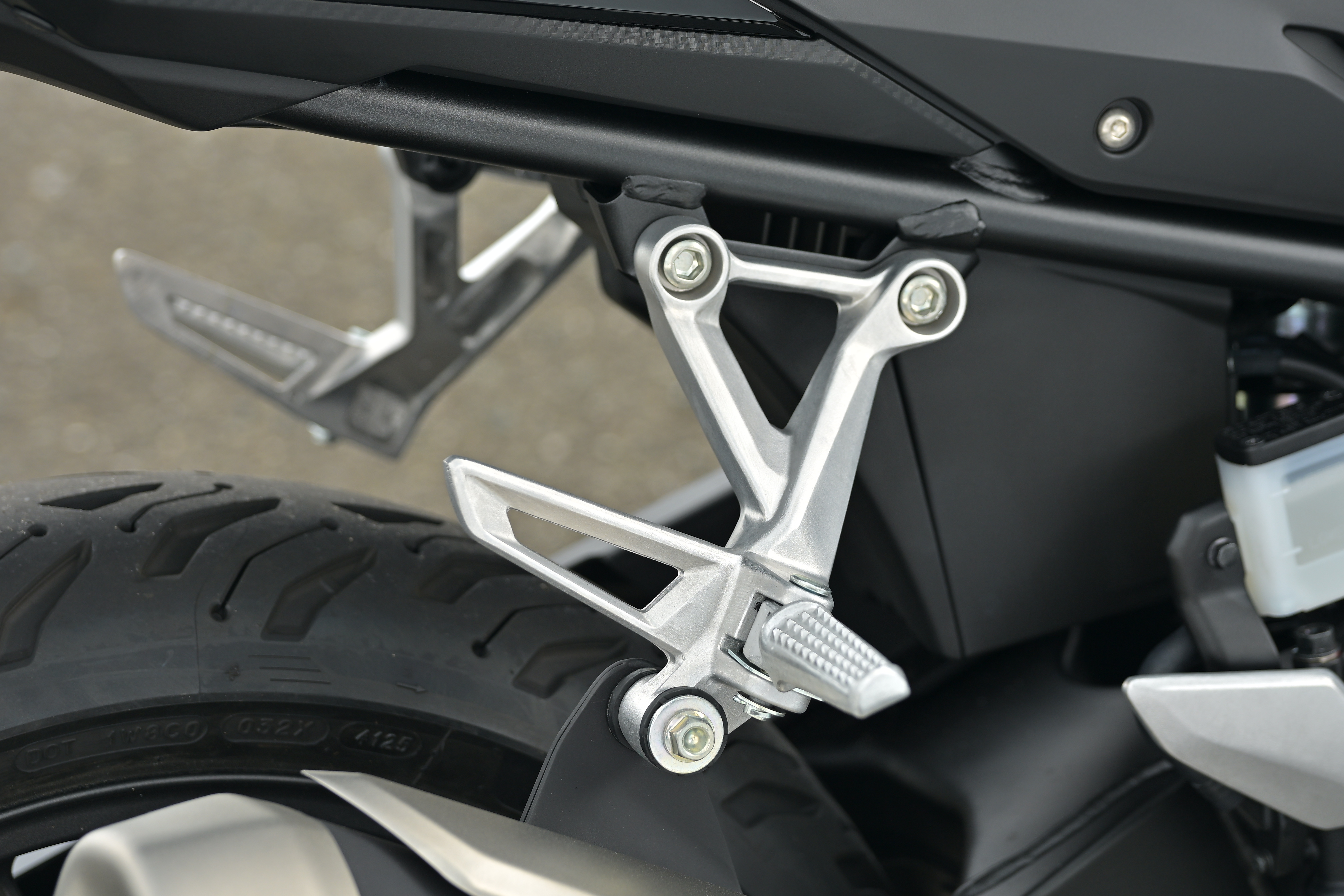 05-1_CBR400R E-Clutch_tandem