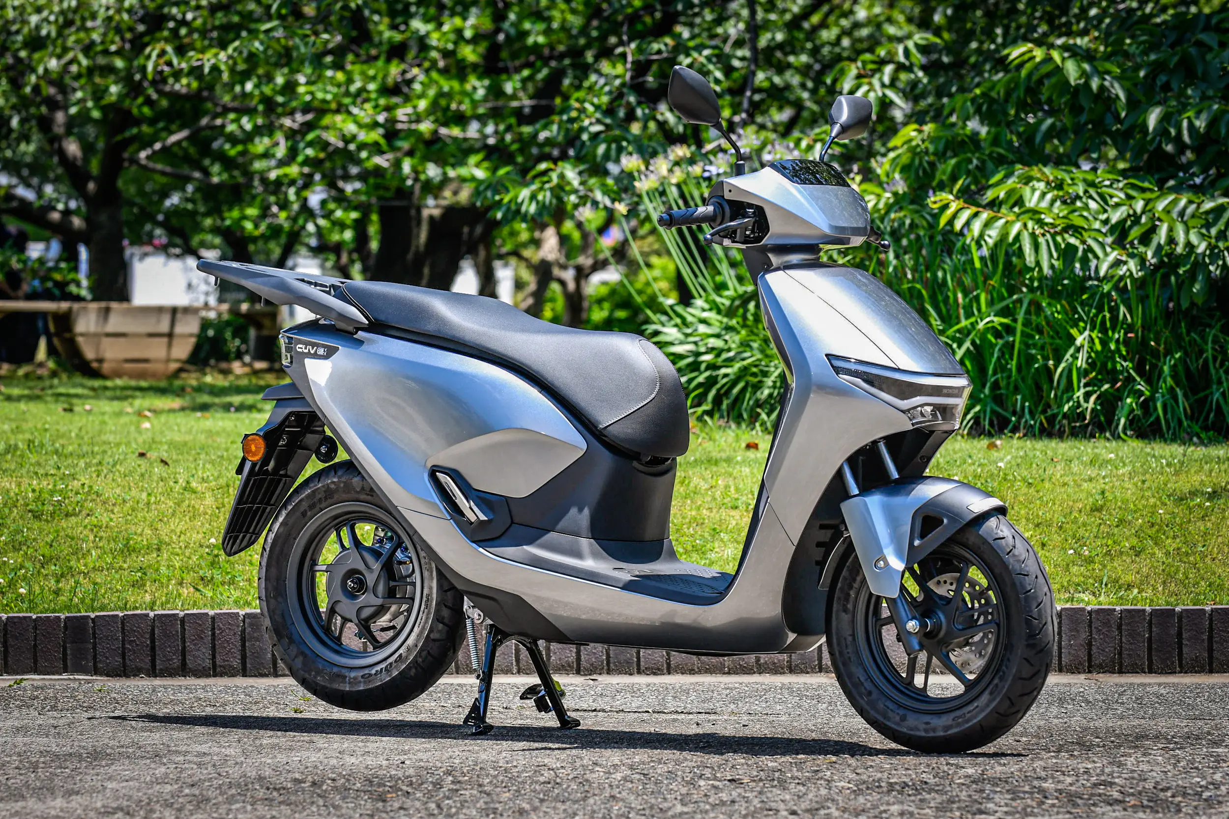 原付 電気バイク スクーター 新車 Hondaが『EVスクーター』の普及に本気を出してきた!? 新型EVスクーター