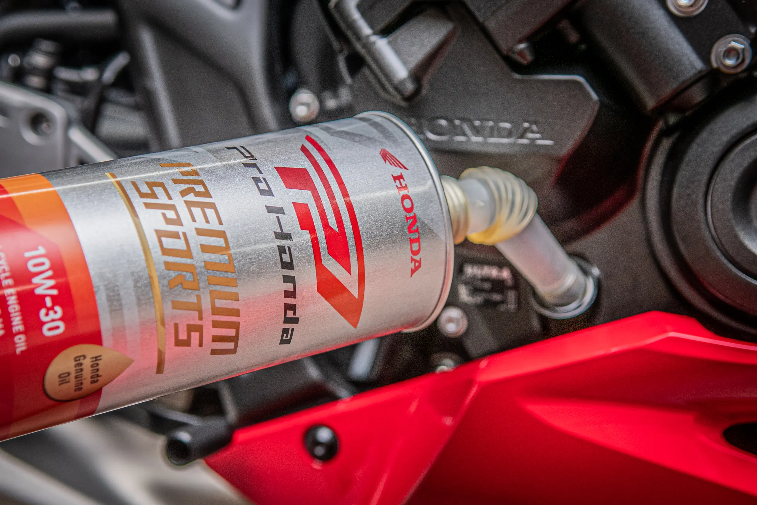 Honda純正オイル「Pro Honda」の上位グレード「SPORTS」と「PREMIUM