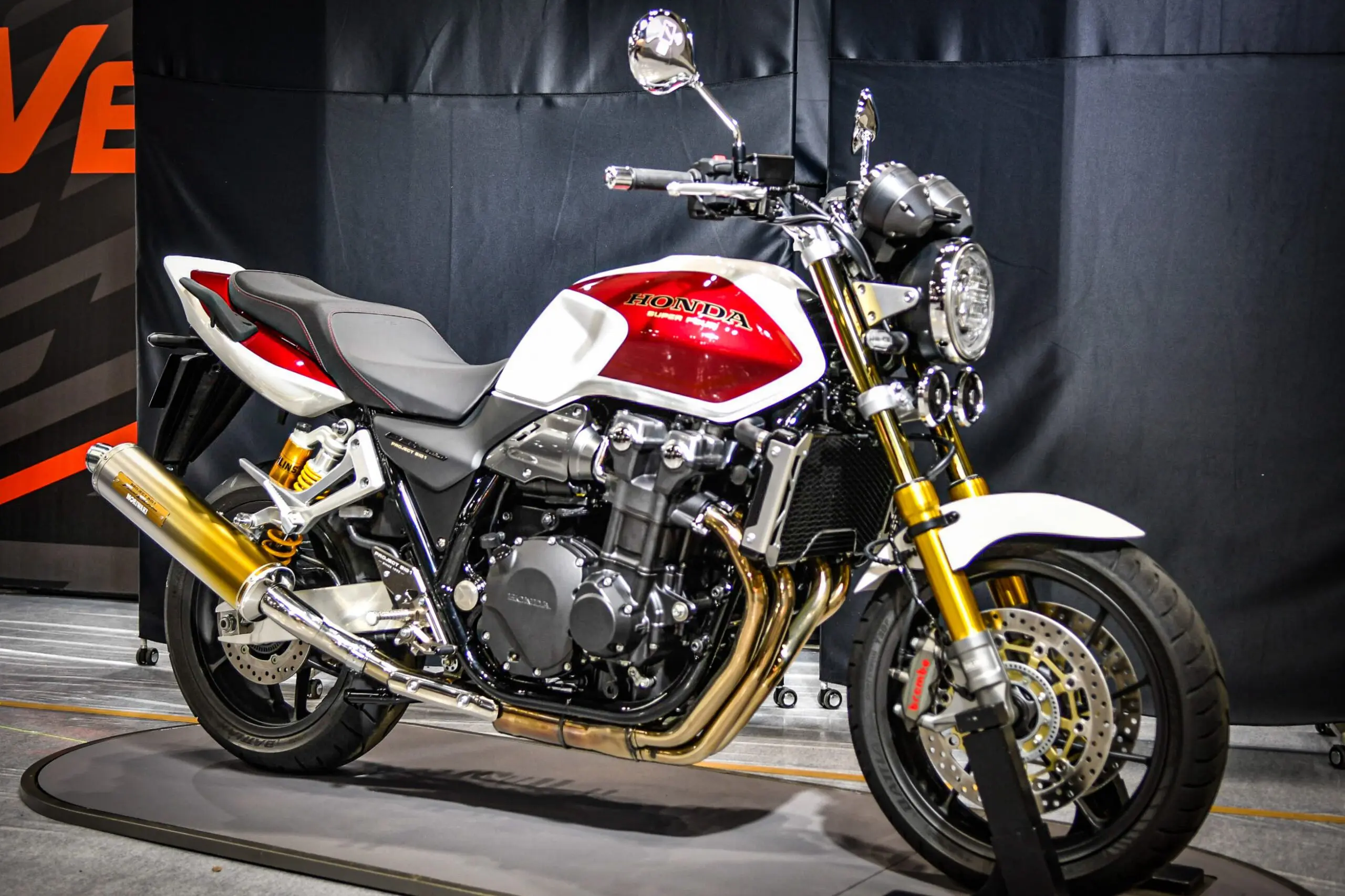 CB1300 SB SP ファイナルエディション 純正マフラー　サイレンサーのみ CB1300 SB SP ファイナルエディション 純正マフラー