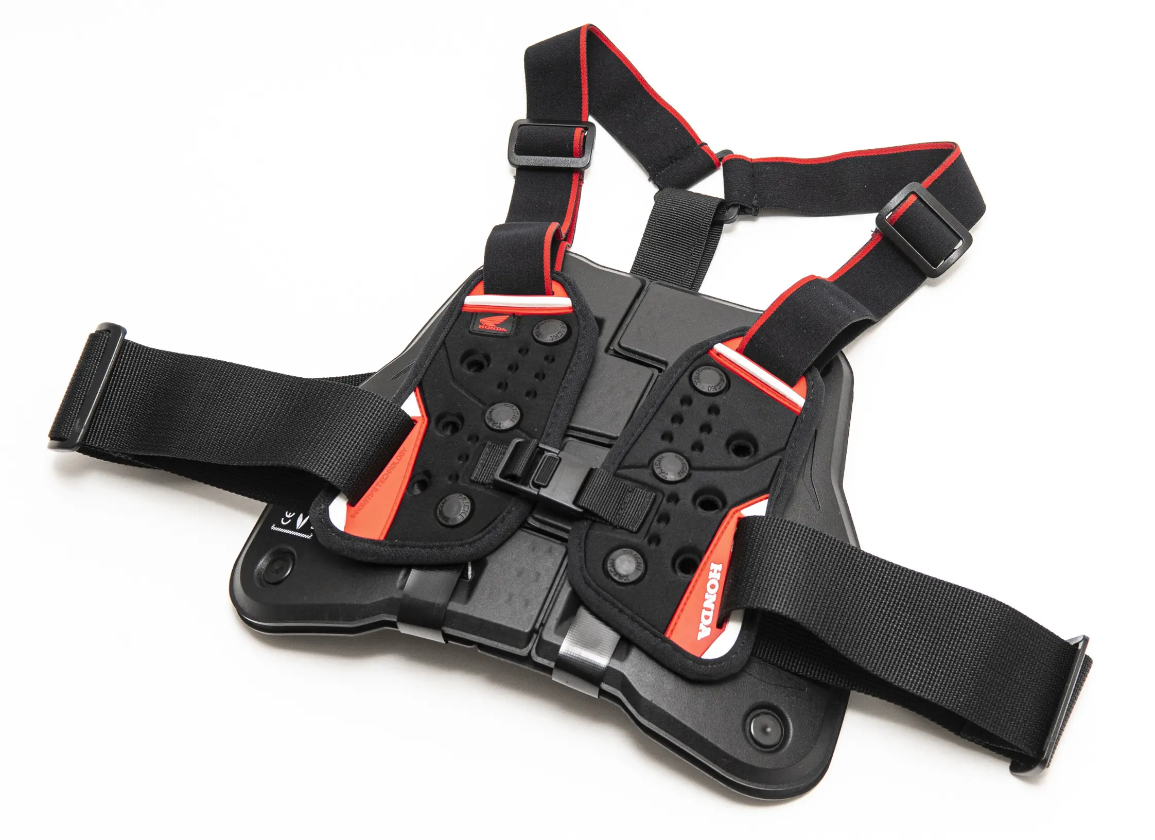 バイク用の『胸部プロテクター』は防寒具としても機能する⁉︎ 冬でも