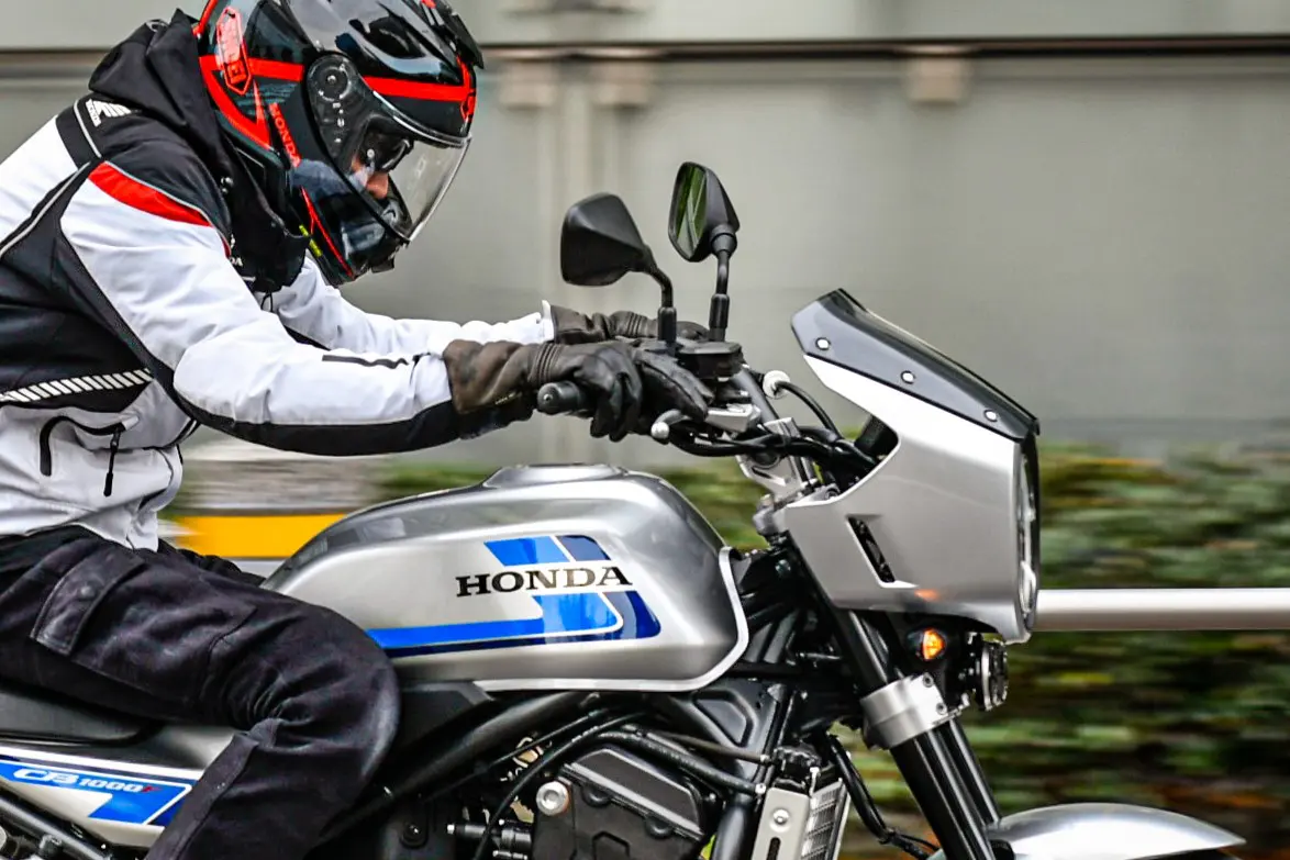 気になる】CB1000F SEの『ヘッドライトカウル』って防風性能は