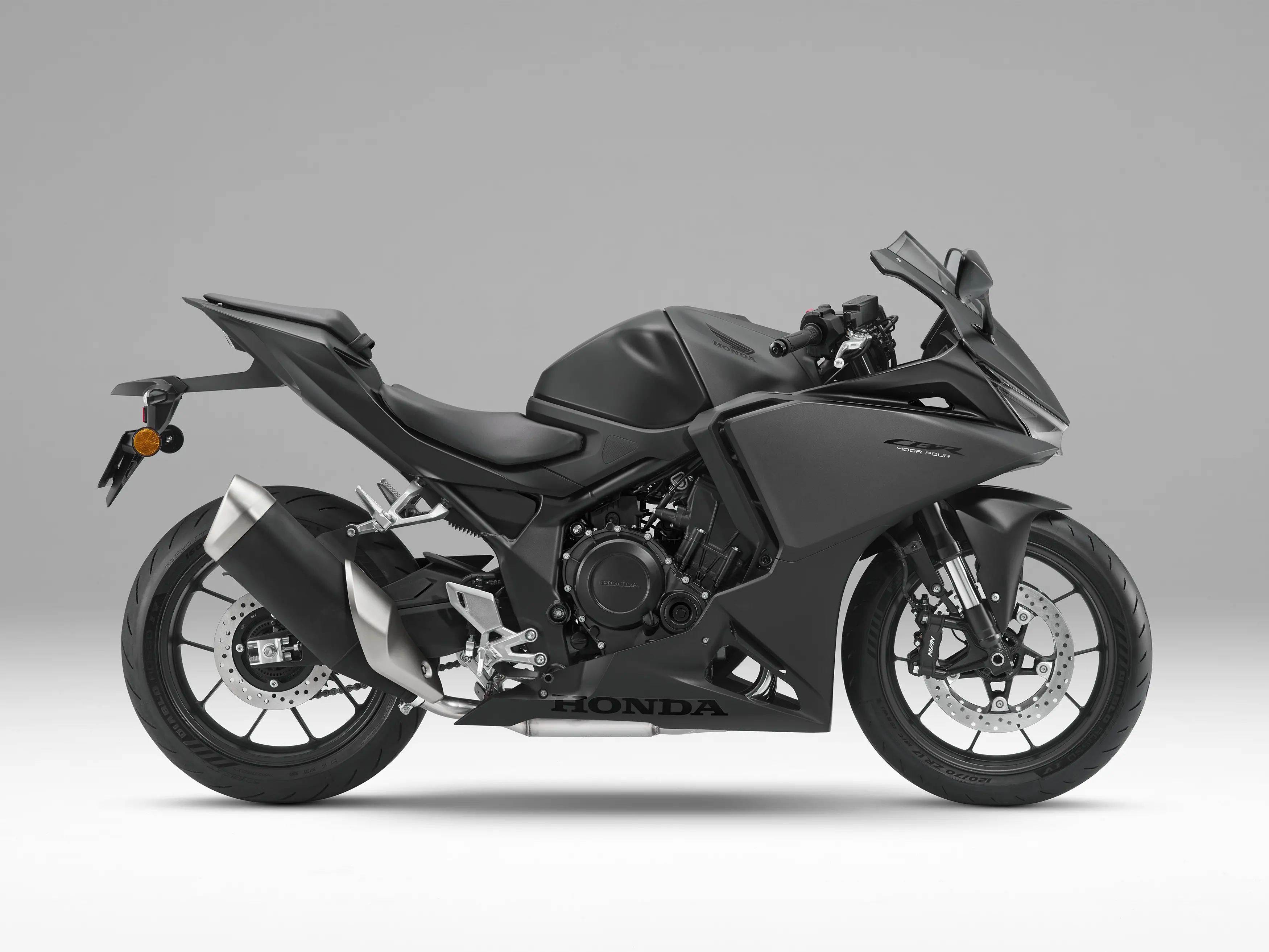 HONDA CBR400R純正シート 黒 エルゴノミックデザイン HONDA CBR400R純正シート 黒 エルゴノミックデザイン 新型】大人にも