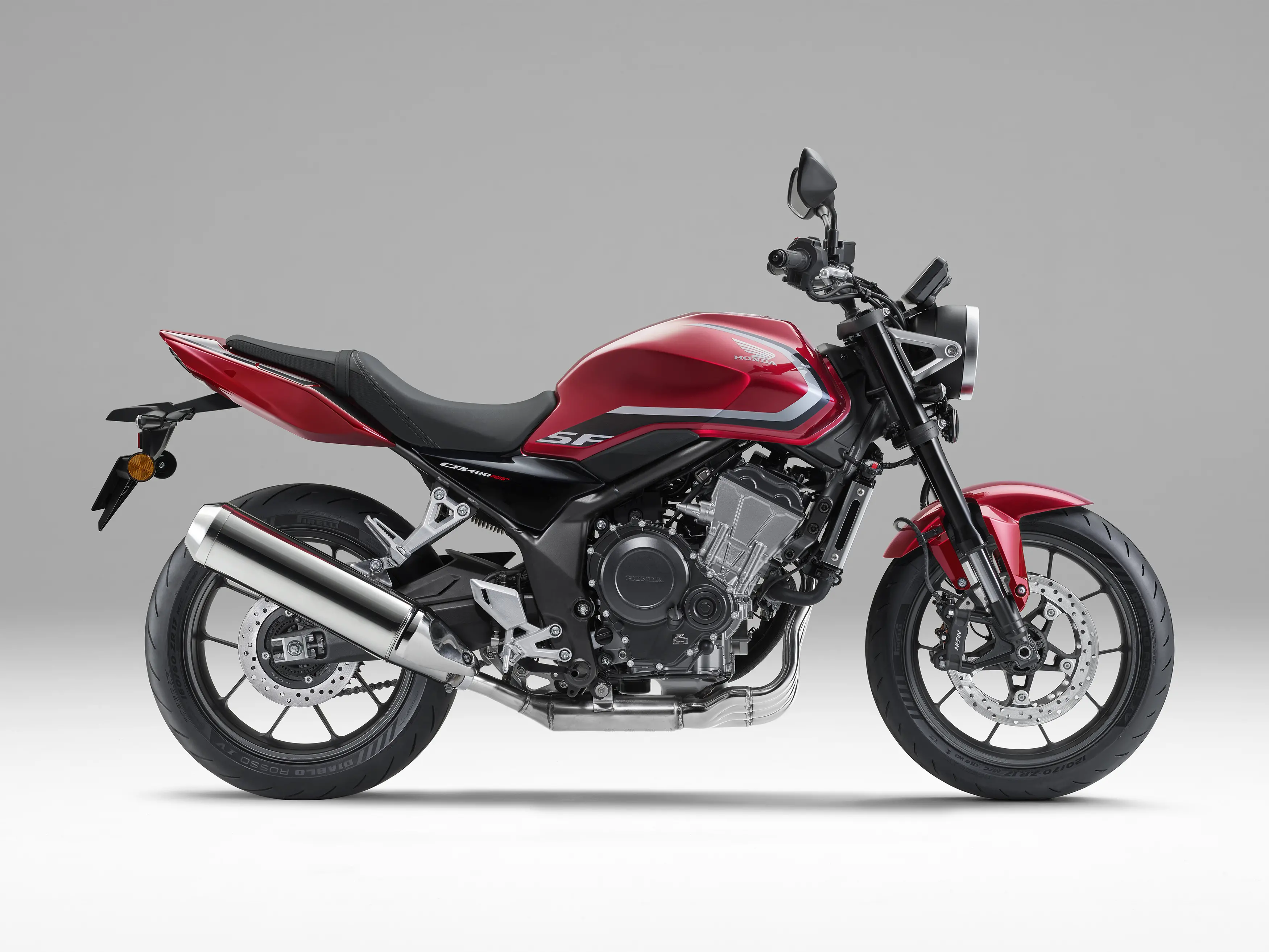 公式】新型400ccネイキッド『CB400 SUPER FOUR E-Clutch』の価格と発売