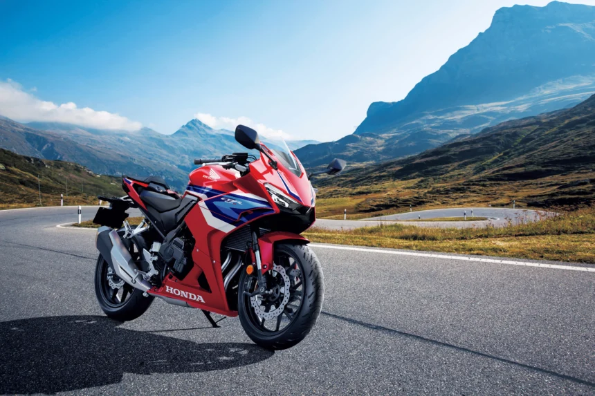 バイク HONDA cbr400r 新型】大人にもおすすめの400ccバイク『CBR400R』がHonda E-Clutchを新