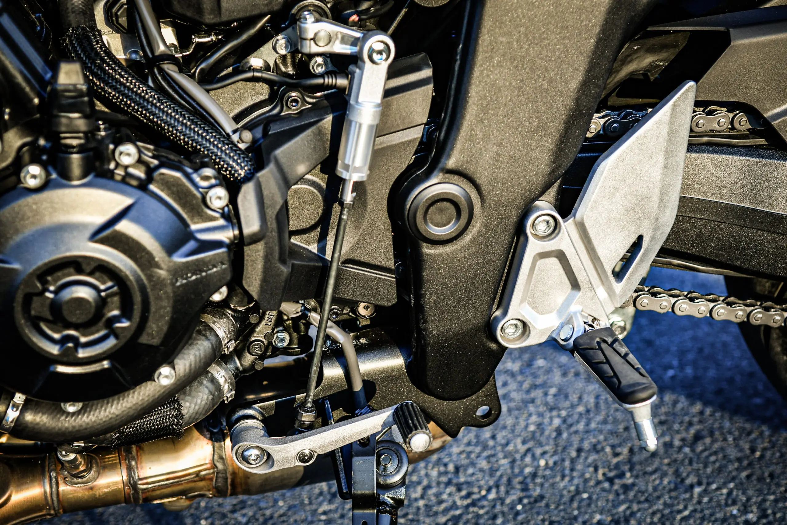 CB1000Fと『CB1000F SE』の違いって？ カウル付き『SE』とスタンダード 