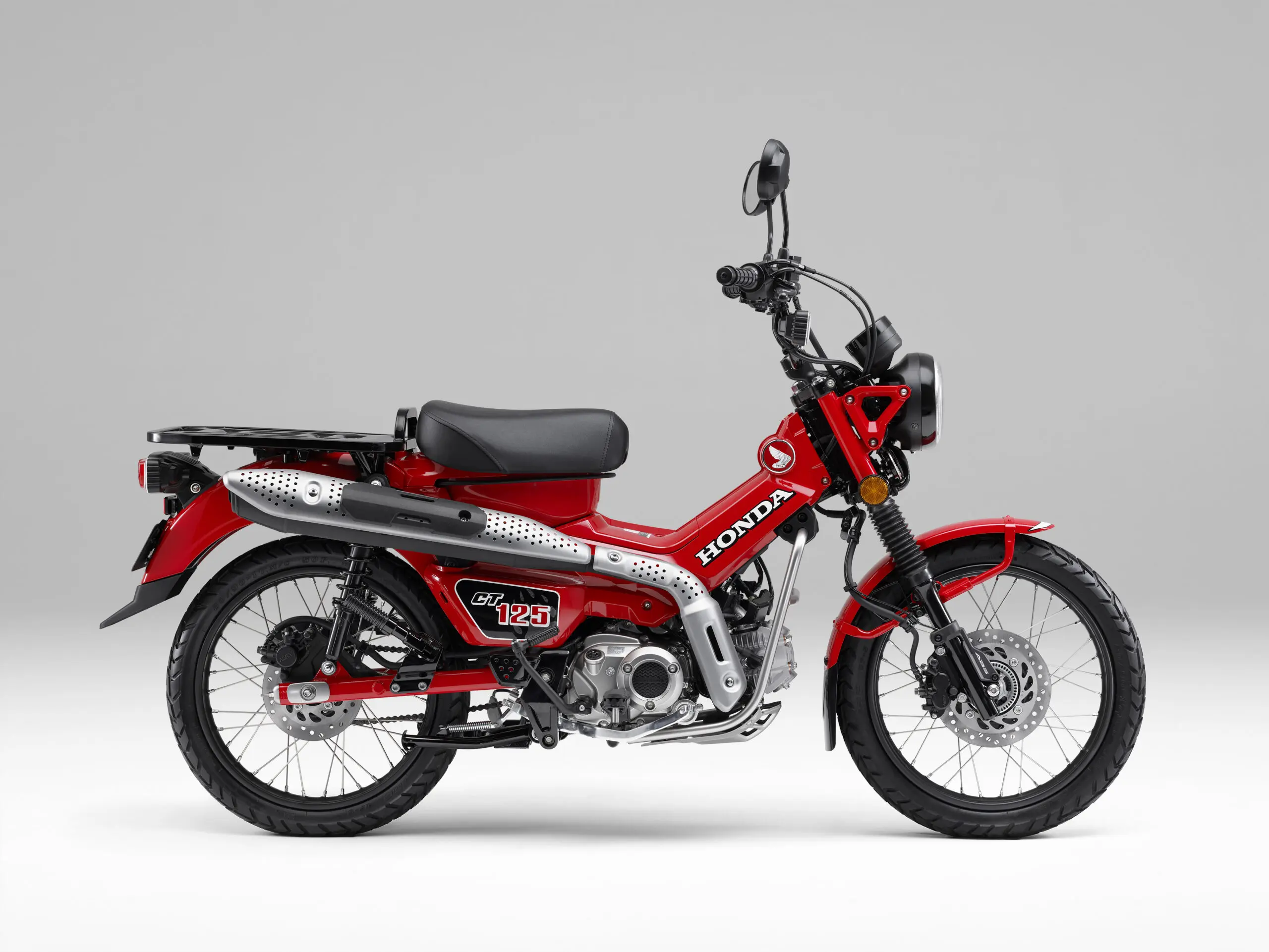 神奈川茅ヶ崎 CT125ハンターカブ 2292キロ自賠責7年12月 陸送対応 人気の125ccバイク『CT125・ハンターカブ』にまさかの「ブラック」が